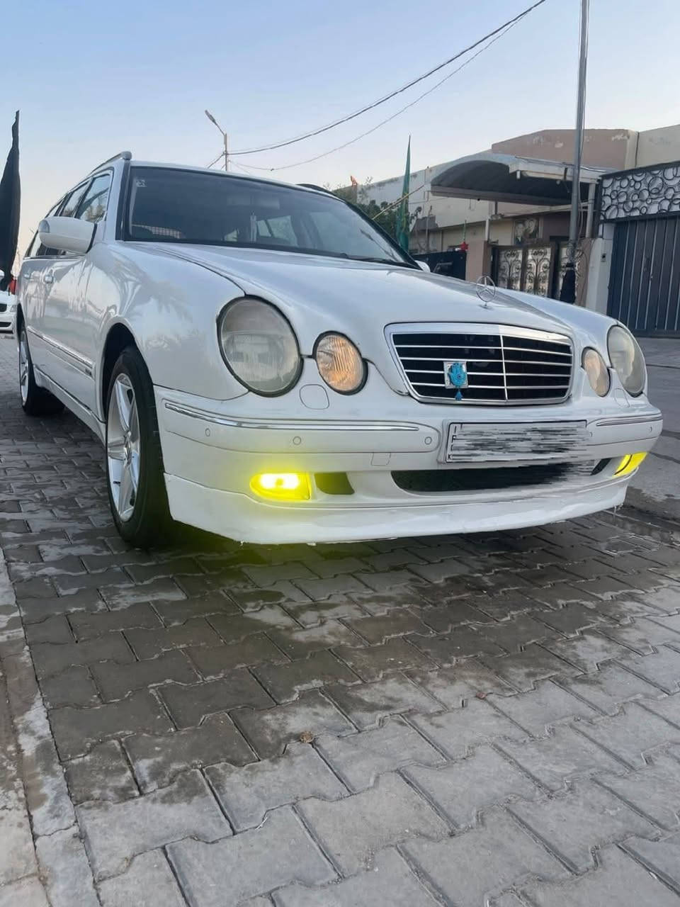 السلام عليكم
مارسدس موديل 2001 استيشن محرك 6v كير D4 رقم دهوك بسمي سنويه للغاية 2030

تدفئه تبريد كشنات جلد  سلايت روف شاشه وكامره

محرك وكير جدد حداديه ممتازة السعر المطلوب 120 ورقه وبيها مجال قليل جدا مكان السياره البصره 

تحياتي الجميع ***********
