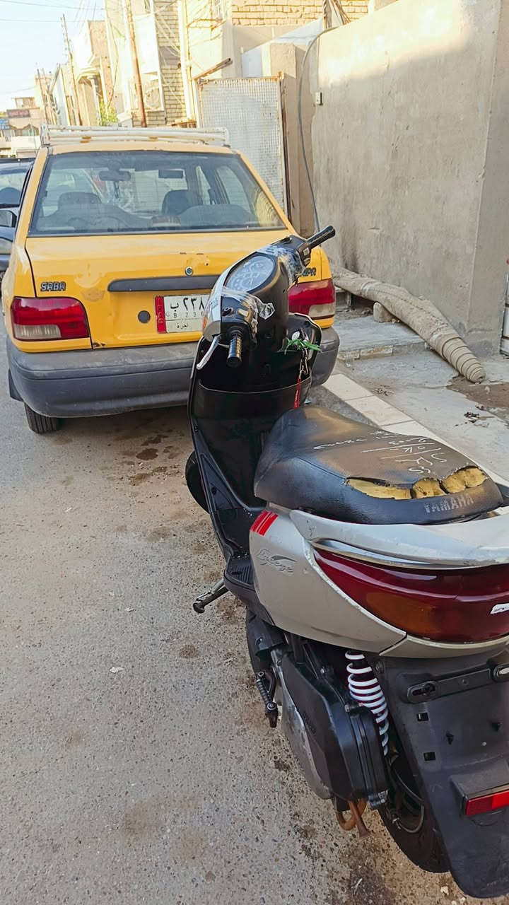 سلام عليكم دراجة بريز دراجة وكالة دراجة رمبة كهرباءيات كلهة شغالة سلف وهندر مكينة على وضع الوكالة مملعوب بيهة دراجة حولة ونضيفة نقص بس استاند تعليك وليط مال كفر الفوك البجم طاكات هاهية الباقي كلة كامل وشغال دراجة الله شاهد حلوة ونضيفة 
الرقم. ***********
السعر.  650 وشوفك بيهة انشالله
