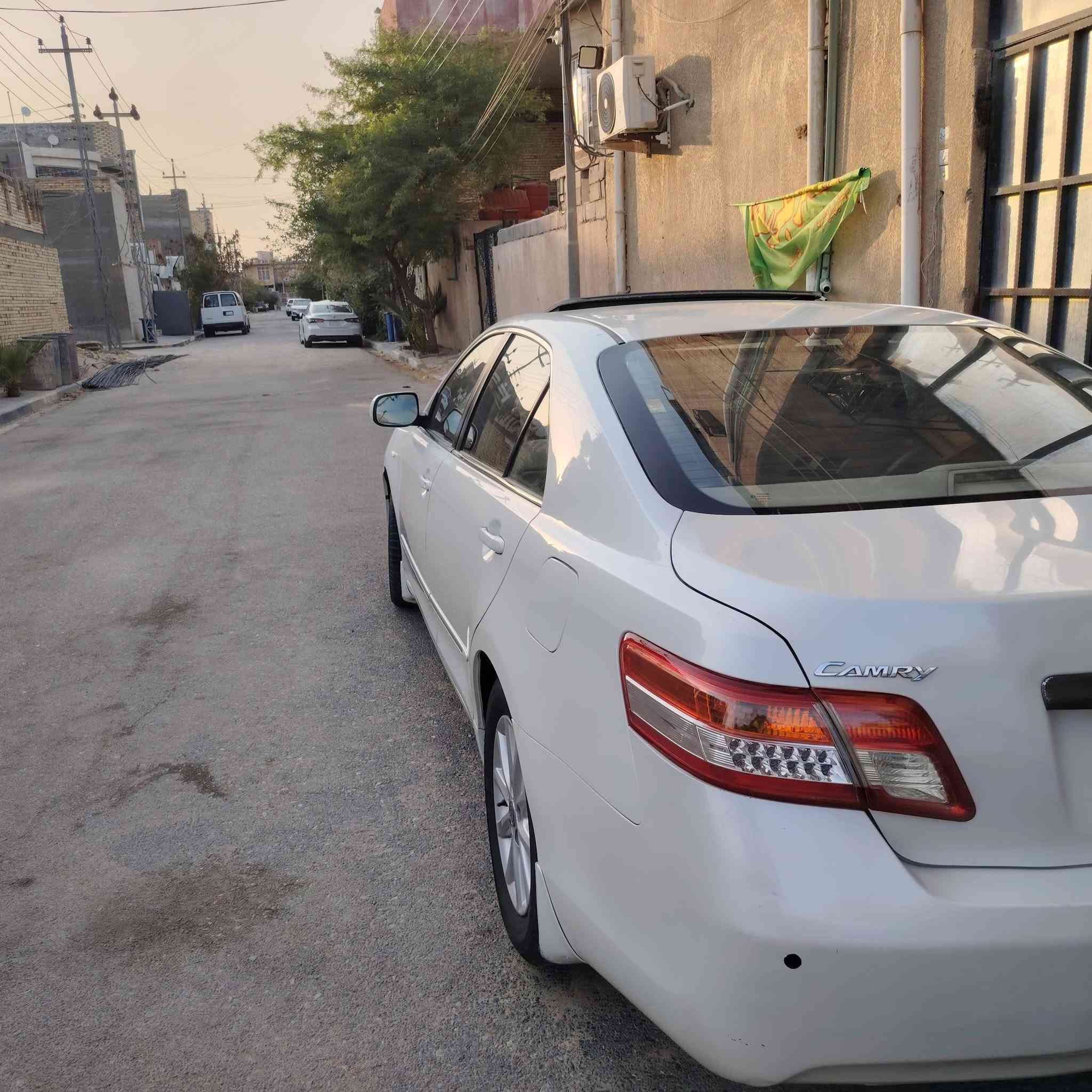كامري موديل ٢٠١٠ خليجي GLX
فول مواصفات داخل صاج مكينة ٢٤٠٠ حساس خلفي شاشة اندرويد فتحة تحكم ستيرن ماشية ٥٧ الف حقيقي تخم تاير خمسة ويل كب مكينة كير جدد السيارة ما متعوبة رقم بصرة 
***********
