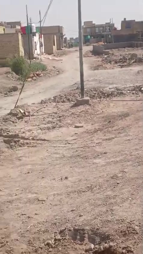 السلام عليكم 
بسم الله الرحمن الرحيم 
(ٱللَّهُ يَبۡسُطُ ٱلرِّزۡقَ لِمَن يَشَآءُ مِنۡ عِبَادِهِۦ وَيَقۡدِرُ لَهُۥٓۚ إِنَّ ٱللَّهَ بِكُلِّ شَيۡءٍ عَلِيمٞ)
🟥 بيت للبيع مقابل بانزين خانة عبدالحسن حي الكوفة مساحة 220 تكرد تسويه بيتين او بيت بيت كامل وبيت عوزلة لباخ وبياض  كهرباء بالباب اربع خطوط الماي بالباب مدرسة الورود الابتدائية تصير بظهرة وجاي يبنون مدرسة ثانية  ونت الضوئي هم موجود  بناء طابوك   

♦️  سعرة 70 وبي مجال 
رقم صاحب الدار ***********
