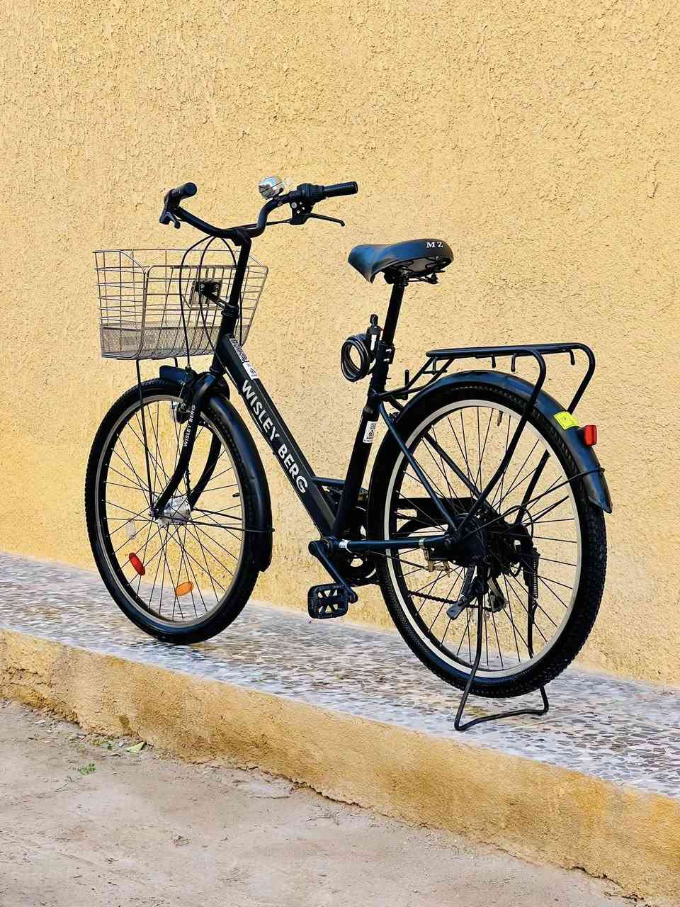 السلام عليكم  

🚲🔥 بايسكل ياباني أصلي 🔥🚲

🛞 حجم 26 | أوزان تاير عريض
⚙️ گير 6 سرعات شيمانو
💡 حساس إضاءة باناسونيك
🧺 سلة ستيل برجستون أصلية
🖤 أسود فحمي أنيق
🚴‍♂️ ناعم بالشارع وراحة 
🔧 كامل مكمل – ما يحتاج أي تصليح
للأمانة البايسكل كلش نظيف وغير مستخدم..
  السعر 170 وبي مجال بسيط..
للتواصل على الخاص وهذا رقمي ***********بي واتساب.
