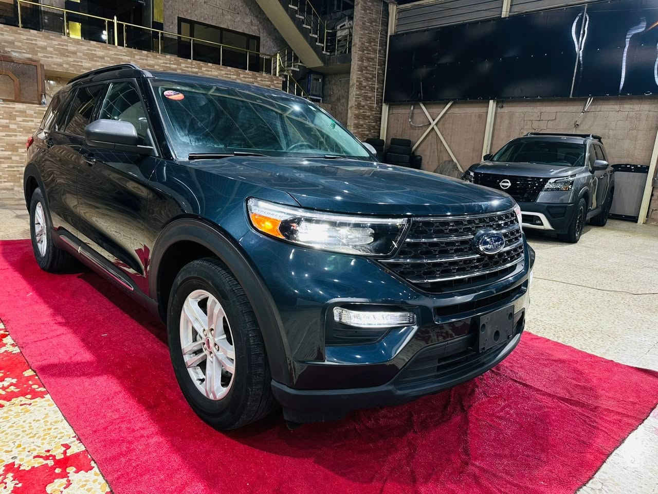 🔊(فرع كركوك) 

📌Ford Explorer 2024 XLT📌

⚙️حجم المحرك 4 سلندر توربو(2.3L)

♂️عداد المسافة 33329  mile 

♦️(السيارة بدون ايرباك) 

💵(السعر/25500 $) 

🔷عدد المقاعد (7) راكب 

♦️المواصفات XLT:

بصمة تشغيل
بصمة ابواب
تشغيل عن بعد (Remote Start)
صندوق شفط كهربائي  
كشنات جلد
كشن خلفي منفصل 
رادار أمامي(تحديد مسار)
رادار جانبي (نقاط عمياء)
رادار خلفي(تحذير من الاصطدام)
حساسات خلفية+ كاميرا
كير ماوس
اوتو هولد Auto hold
أوتو ستارت Auto start
أوتو ستوب Auto Stop
هاند بريك بصمة
تبريد مركزي 
شاشة كبيرة لمس 
Apple Car Play
Android Auto
تحكم وضعيات القيادة (Drive Modes)
مانع انزلاق+ABS
تحكمات استيرن
منافذ USB+AUX
وبقية المواصفات المعروفة

♦️(العنوان/ كركوك شارع المعارض)
     
               - - - - - - - - - - - - - - - - - 

♦️للاتصال/

ابو محمد
***********

فيصل
***********
