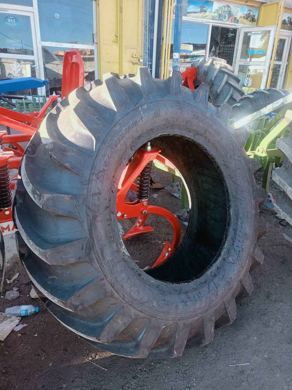 تايرات  زارعي  موجود /    جملة    و  مفرد  
  ارخص  من كل  صوق    نوعية   درجة اولا   
       *********** واتساب  جملة    توصيل اكو
***********  واتساب  مفرد   توصيل اكو
