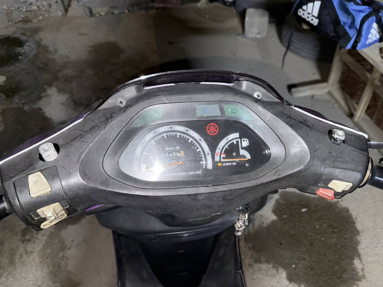 سلام عليكم فورتي نضيفة خير من الله الدراجة رمبة 
مال حاوية تعال افحص وشوف مكفولة كفالة عامة 
السعر 650 وبيها مجال قليل 
الاتصال + واتساب ‭0776 642 8803‬
