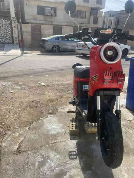 لام عليكم شباب دراجه R9 للبيع الدراجه نضيفه وحلوه سعرها ٣٢٥ وبيها مجال للطيبين الدراجه مابيها اي عطل شغاله  وحلوه ونظيفه الله شاهد مكاني بغداد شارع فلسطين رقمي ***********تحياتي للجميع♥️.
