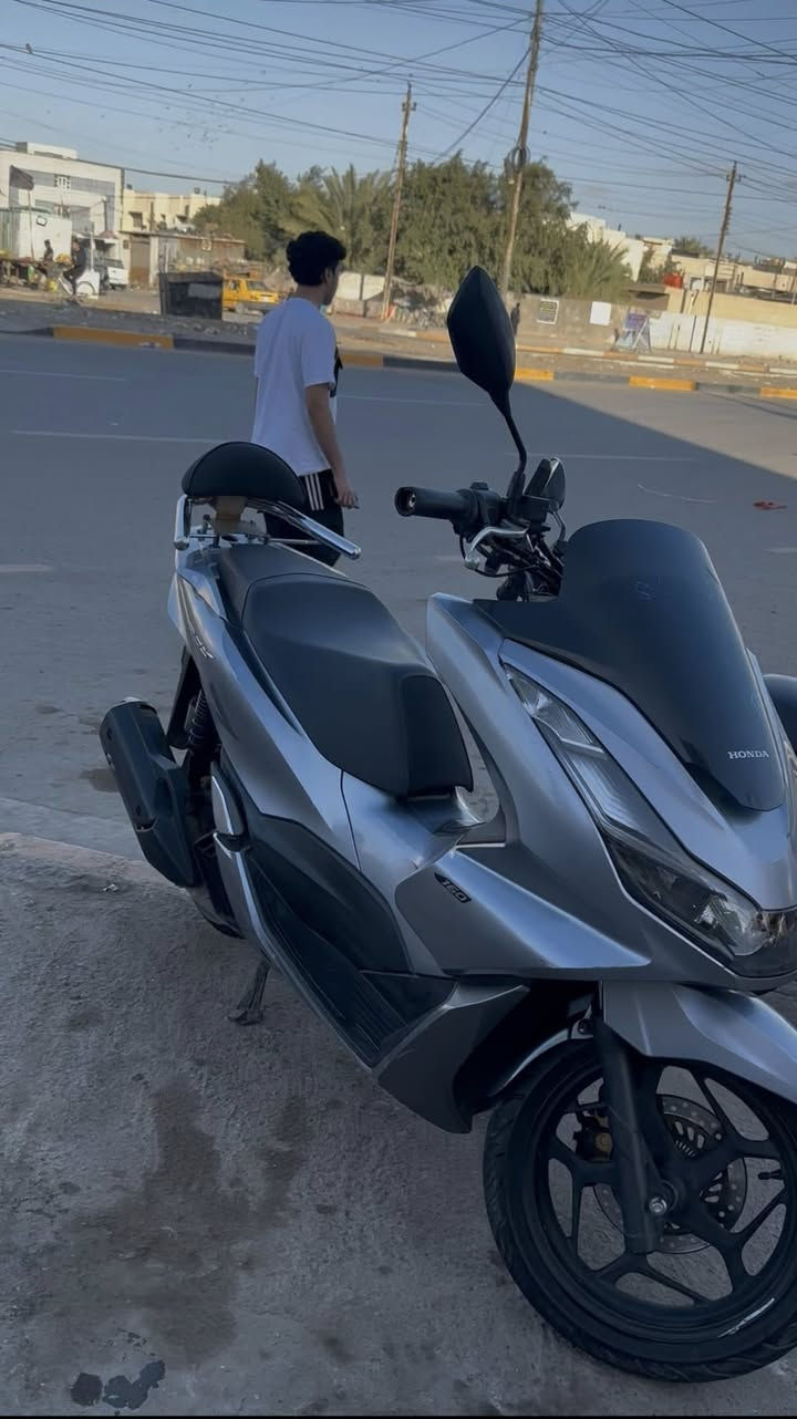 سلام عليكم 
دراجه بيسي اكس كفاله عامه 
مابيها برغي مفتوح دراجه ياباني
لون مميز كلشي شغال
جيل الرابع 
سعرها 23 وبيها مجال 
العنوان بغداد الشعب للاستفسار اكثر ***********
