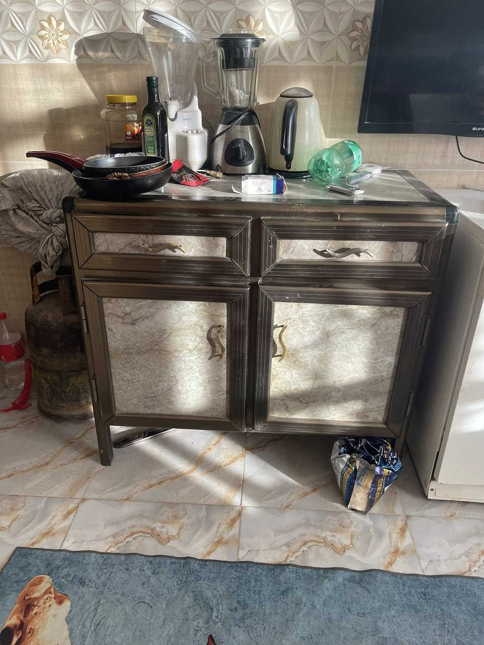 سلام عليكم كاونتر 3 قطع ب 200 الف وبي مجال واتساب ***********
