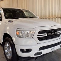 السلام وعليكم دوج رام 2023 بك هورن لارمي 1500محرك 6سلندر  باب طويل بدي...