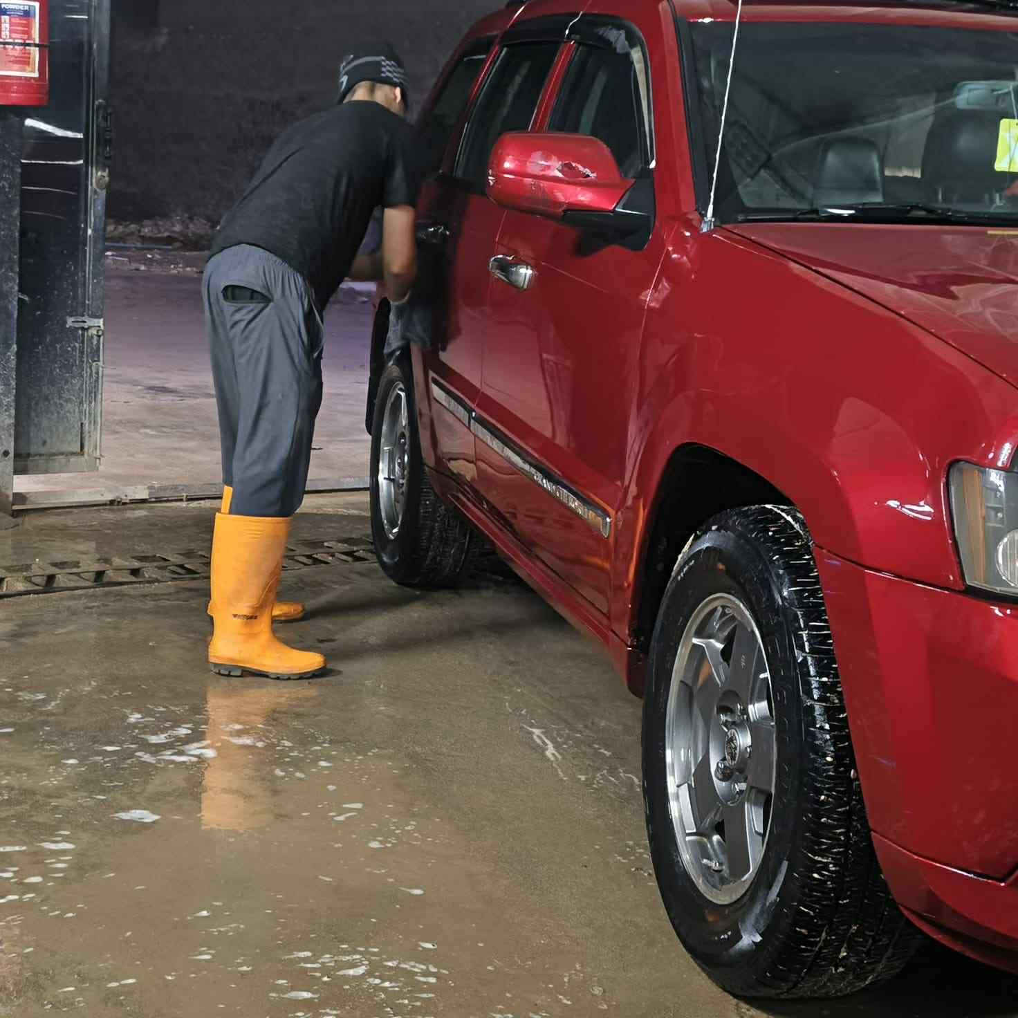 السلام عليكم موديل ٢٠١٠ بسمي بيهه كم قطعه صبغ التفاصيل اتصل *********** السعر ٩٥ بيهه مجال
