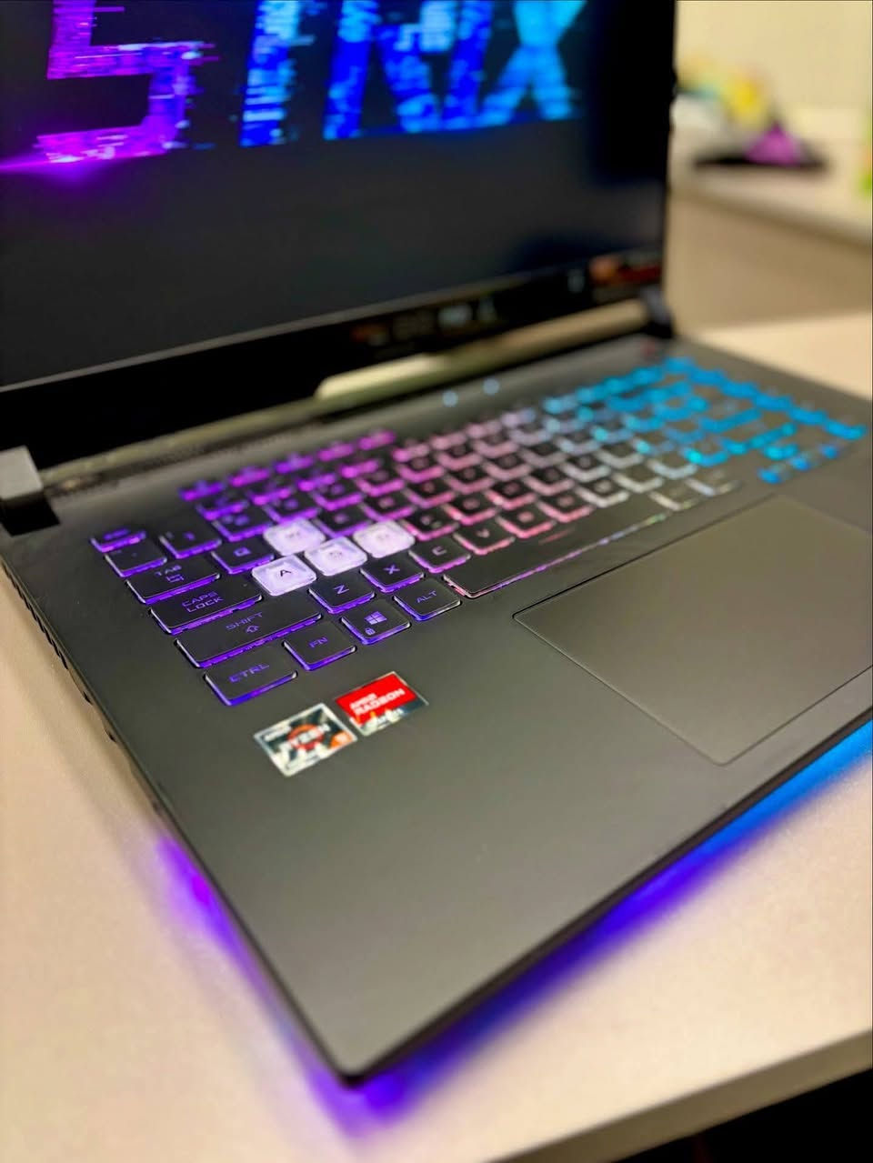 🔥 اللابتوب الخارق من Asus بكرت شاشة خارجي 12GB
مليون و490
Ryzen 9 5980HS
AMD RX 6800M 12GB 🔥 
16GB DDR4 3200MHZ
512GB SSD Nvme M.2
15.6، IPS، Anti-Glare، 
300HZ، 100% sRGB ✅
✨ 
كرت شاشة يدعم تقنية FSR 4 🔥
تبريد خارق مثل ما متعودين من شركة Asus
يحتوي على RGB Bar إضاءة سفلية ✅
كيبورد RGB
كرت شاشة يعادل RTX 3080 🔥
وضع التيربو ✨


**إذا كنت صاحب هذا الإعلان وتريد حذفه لأي سبب، رجاءا أرسل رسالة إلى الدعم الفني**