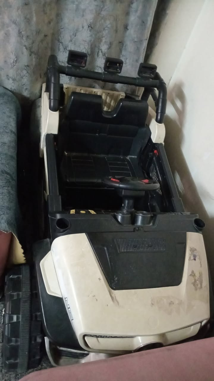 للبيع تخم تركي قلاب نص عمر ٨ مقاعد وردي وبيجي فاتح بس محتاج غسل ٣٥٠ الف بي مجال بسيط 
وسياره  شحن رام مال أطفال ٧٥ الف 
*********** للاستفسار
