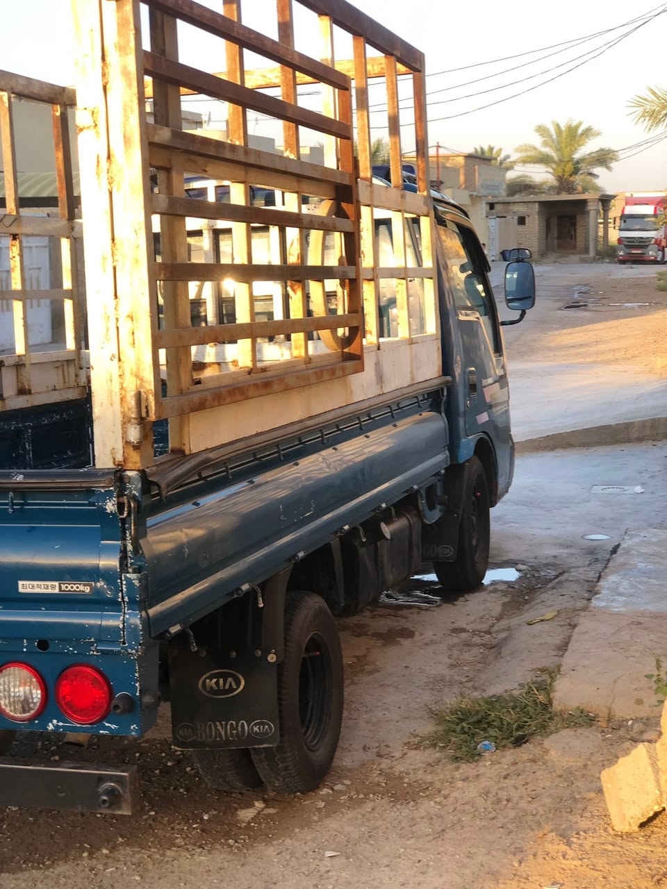 كياء ام عيون
موديل 2002 رقم واسط 
كير مكينة شاصي تخم تايرات صدر كلا نضيف 
مكاني بغداد التاجي 
السعر 70$ 
هاتف ***********
