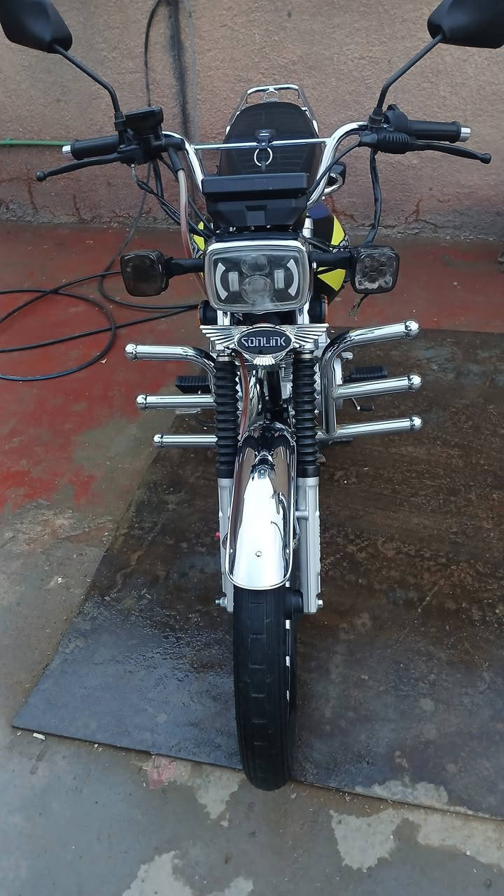 السلام عليكم اخوان دراجه إيراني للبيع مكفوله حجم 200 موديل 2025  جديد ومكفول السعر عل خاص هاذا رقمي *********** بل دجيل مكاني
