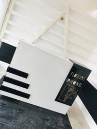 ميز كاشير للبيع بحاله نظافه عاليه يصلح ميز صيانه موبايل للاستفسار 0773...