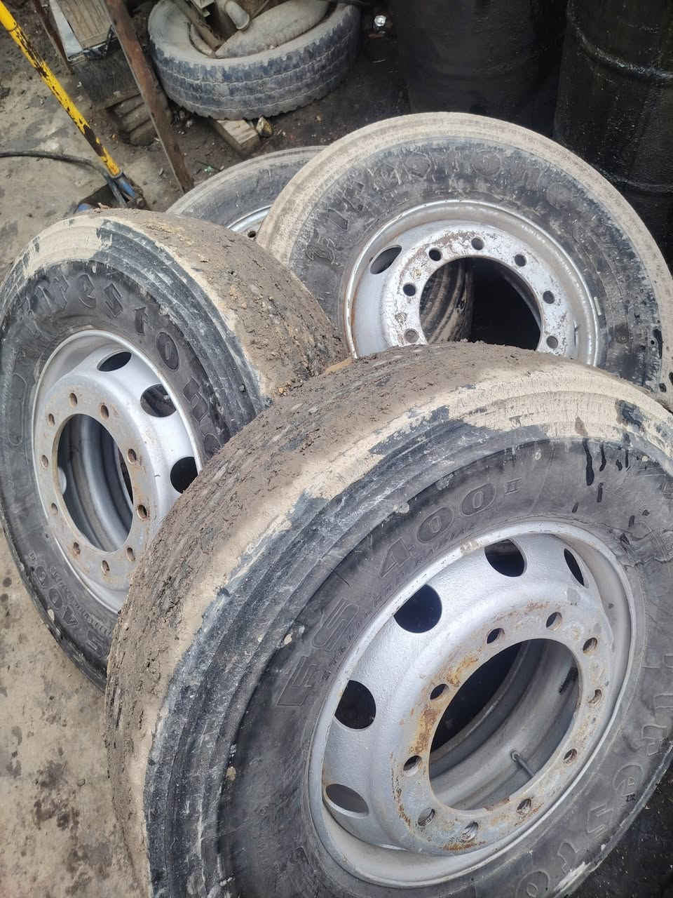 تايرات زوحين هنه وويالتهن 11
للبيع السعر 700 وبيهن مجال مكاني حله
***********
