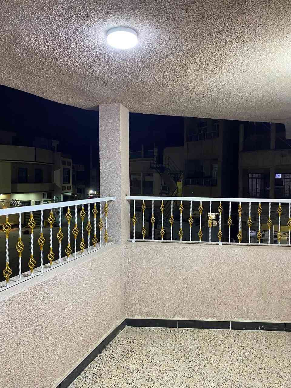بيت طابق اول (معزول عن الطابق الارضي) للايجار في منطقة الزهراوي بالاعظمية 
صالة + غرفتين + حمام + مطبخ + بلكونة
مساحة 115 متر
الايجار 650 الف شهريا
للاستفسار على هذا الرقم (واتساب فقط)
‭***********‬ ‭

