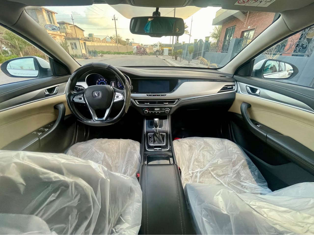 changan Eado 2019 
شانغان ئـیدۆ فول مواسفات
 بە س سلایت نیە بەسمە  ویلکەپ شاشە  بریک بە سمە کامیرا کامل حساس  ڤۆلیۆم مە کینە 16  هیجی نیە لۆکە هەمووشتیکی نویە سحری97 (***********) أربيل, العراق
