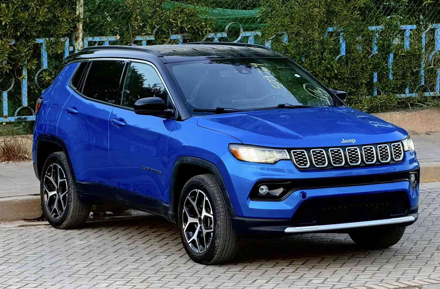 السلام عليكم
جيب كومباس 2025 فئة لمتد حادثهه مرفق مع الصور بدون ايرباك بدون رقم   
ماشية ٢٠ الف mi
المواصفات : جلد / TWO COLOR / بصمة / تشغيل عن بعد / رادار امامي / رادار جانبي / اطفاء ذاتي / حساسات / كرسي كهرباء / لايت زنون / بلوجكتر زنون / شاشة كبيرة / قطعتين تبريد / فور ويل / مود درايف / كامرة دوارة / هندبريك دكمة / مانع انزلاق / تحكم ستيرن / كروس سرعة
  
مكاني بغداد حي البنوك 

للتواصل والاستفسار : ***********
