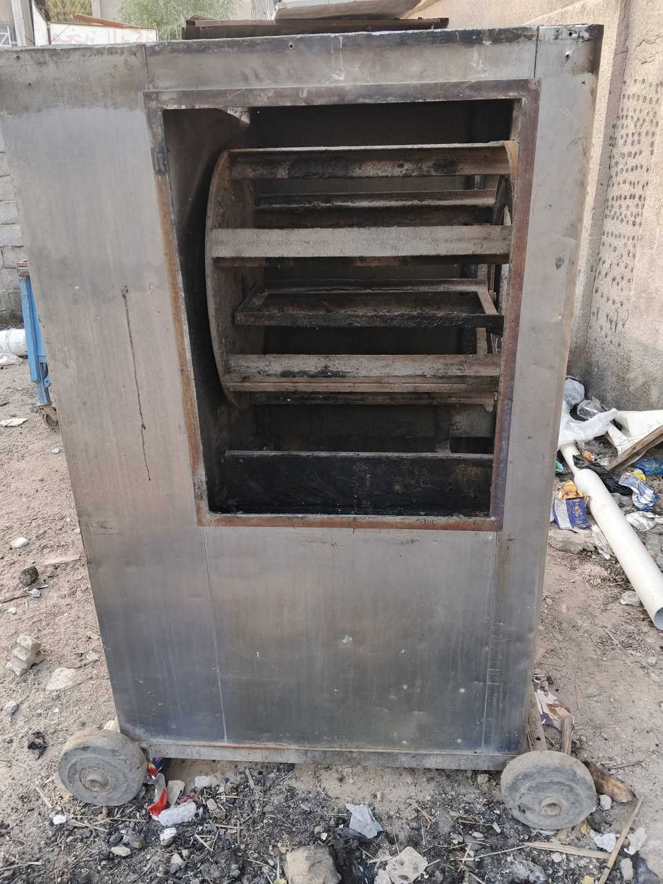 شوايه دجاج حطب وغاز
حوض سمج وشوايه سمج ويها 15 طباكه 
***********
