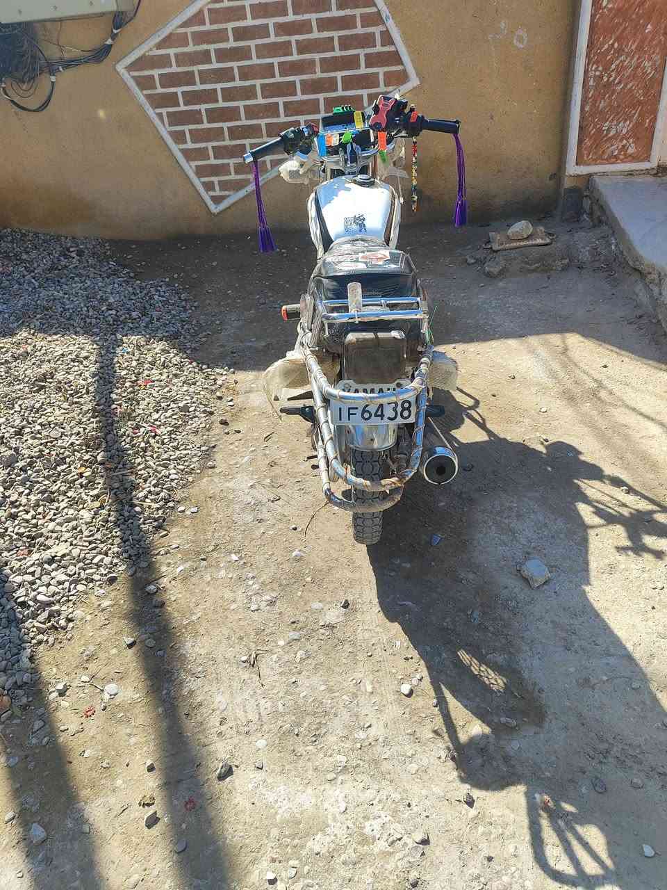 دراجه للبيع الموديل 24 السعر 750 وبيها مجلا ***********
