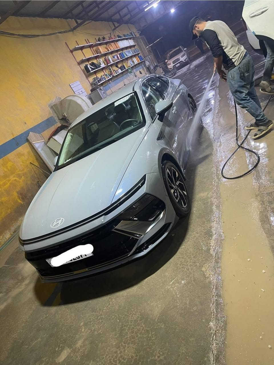 السلام عليكم سياره سوناتا 24 معوقين سياره كفاله شواصي القود بها بابين بدون دواخ لسياره دواخل بيض مواصفات عاديه بدون فتحه رادارات أمامي خالفي سياره جدايد صوره حادث موجد بل منشور مكينته ٢ونص مو تيربوه يعني مرغوبه بيهن سعر ١٨٠
***********
