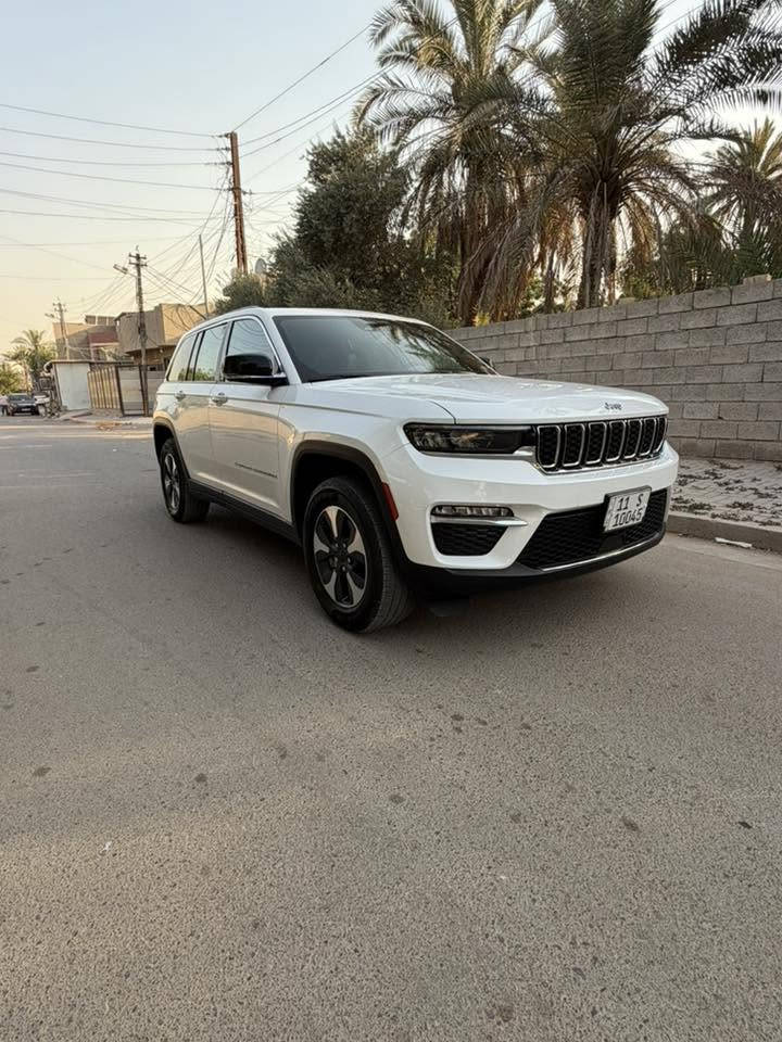 السلام عليكم جيب كراند شيروكي2024 4XE وارد امريكي
           
                 Jeep Grand Cherokee 4Xe 2024 2.0L

         حجم المكينه : 2000  تيربو + هايبرد + بلك ان 

المسافة المقطوعة : 41 الف ميل

حادث السياره : باب خلفيه يمين مصبوغ و حافت باب السكن 
                         

          حالة الايرباك : سليمه بدون ايرباك

#مواصفاتها

1.بصمه

2.ستيرن تدفئه

3. تشغيل عن بعد

4.دمام خلفي

5.كشنات جلد

6.كشن السايق ميمري

7.كشنات كهرباء

8.صندوك كهرباء

9.حساسات خلفيه

10. قطع تبريد 

11.اشاير بالمري

12.رادار امامي

13.رادارات 360

14.ثلاث وضعيات قياده

15. بنوراما فتحتين

16. كير ماوس

17. نظام منحدرات

18. هيترات بالكشنات 

19.ويل كب كروم

20.لايتات لد

21.بكلايت لد

22.كشافات

23.بصمة ابواب

#السعر :  330$ و بيه مجال

تفاصيل اكثر هذا ☎️رقمي *********** تحياتي 

مكاني بغداد
