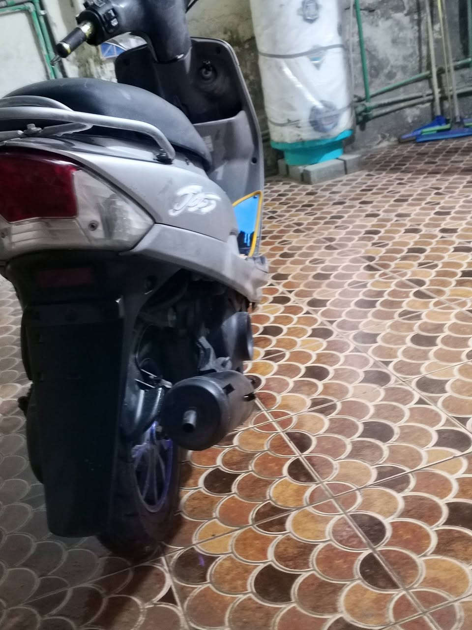 سلام عليكم ماكس منغولي ياباني مكينه مامفتوحه  دراجه ختم واحد دراجه احلى من صوره دراجه اي نقص مابيه سلف هندر كله شغال كهربائيات شغاله  دراجة 725وبيه مجال رقمي ***********مكاني ديوانيه
