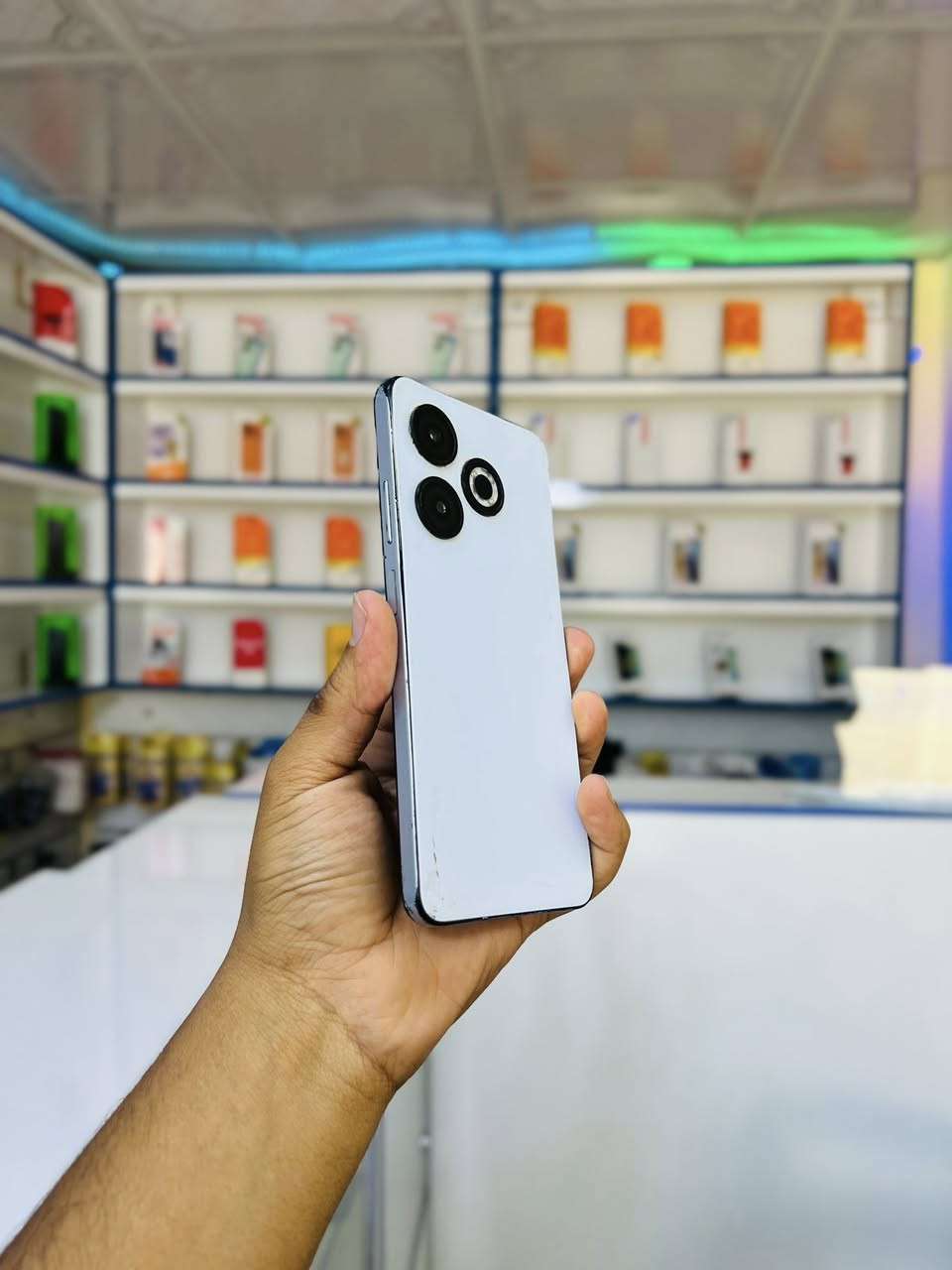 📱✨ وصل حديثًا إلى محلنا ✨📱
أجهزة موبايل مستعملة بحالة ممتازة وبأسعار تناسب الجميع 💥
فحص كامل وضمان على الفحص
 ٢٤ساعه، وأجهزة نظيفة ومضمونة 👌
🔹 سامسونگ
🔹 شاومي
🔹 هواوي
🔹 وأجهزة متنوعة أخرى
متوفر لدينا
✅ أسعار منافسة
✅ أجهزة نظيفة جداً
✅ تبديل وشراء
✅ فحص كامل قبل الاستلام
إذا تريد جهاز مرتب بسعر مناسب، زورونا وشوف بنفسك 🔥
📍 أهلاً وسهلاً بالجميع.
هاتف ***********
