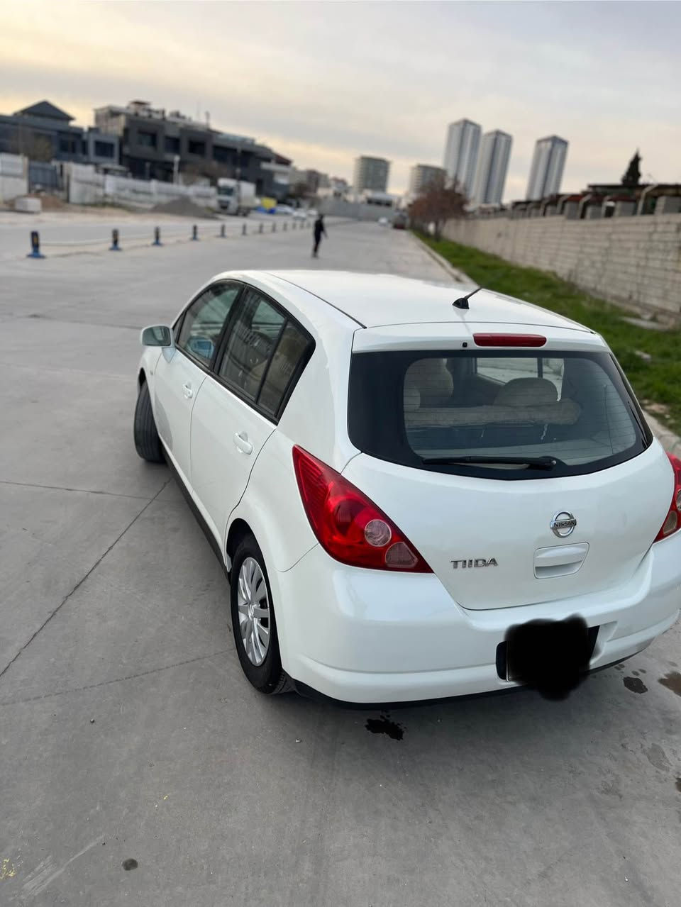 سەرەتا بەناوی خوای گەورەو میهرەبان نیسان  تیدا مۆدیل ٢٠٠٨سپی سەدەفی سەیارەکە ماشللەی ئەویت  سەیارەکە زۆر زۆر  شازو جوانە سەیارەکە حیزام بۆیاخە بەس سنوقو سەقفی بۆیاخ نییە پیشی تازە داگیراوە مەسرەفی جاکی تیا کراوە تونو تۆلو مەزبوتە تایەی تازەیە ناوی لۆک لۆکە بەرگی تیگیراوە بەرگی سوکانی تی گیراوە سەیارەکە زۆر مەزبوتو جائیزە مالی فەقیرە 
تکایە تکایە ئەگەر موشتەری نیت تەلەفون مەکە و سەرمان مەیەشینە شوینیش سلیمانی جوابی جاتیش نایەمەوە رەقەم تەلەفونم لە رسمەکەدا نوسیوە السليمانية, العراق


**إذا كنت صاحب هذا الإعلان وتريد حذفه لأي سبب، رجاءا أرسل رسالة إلى الدعم الفني**