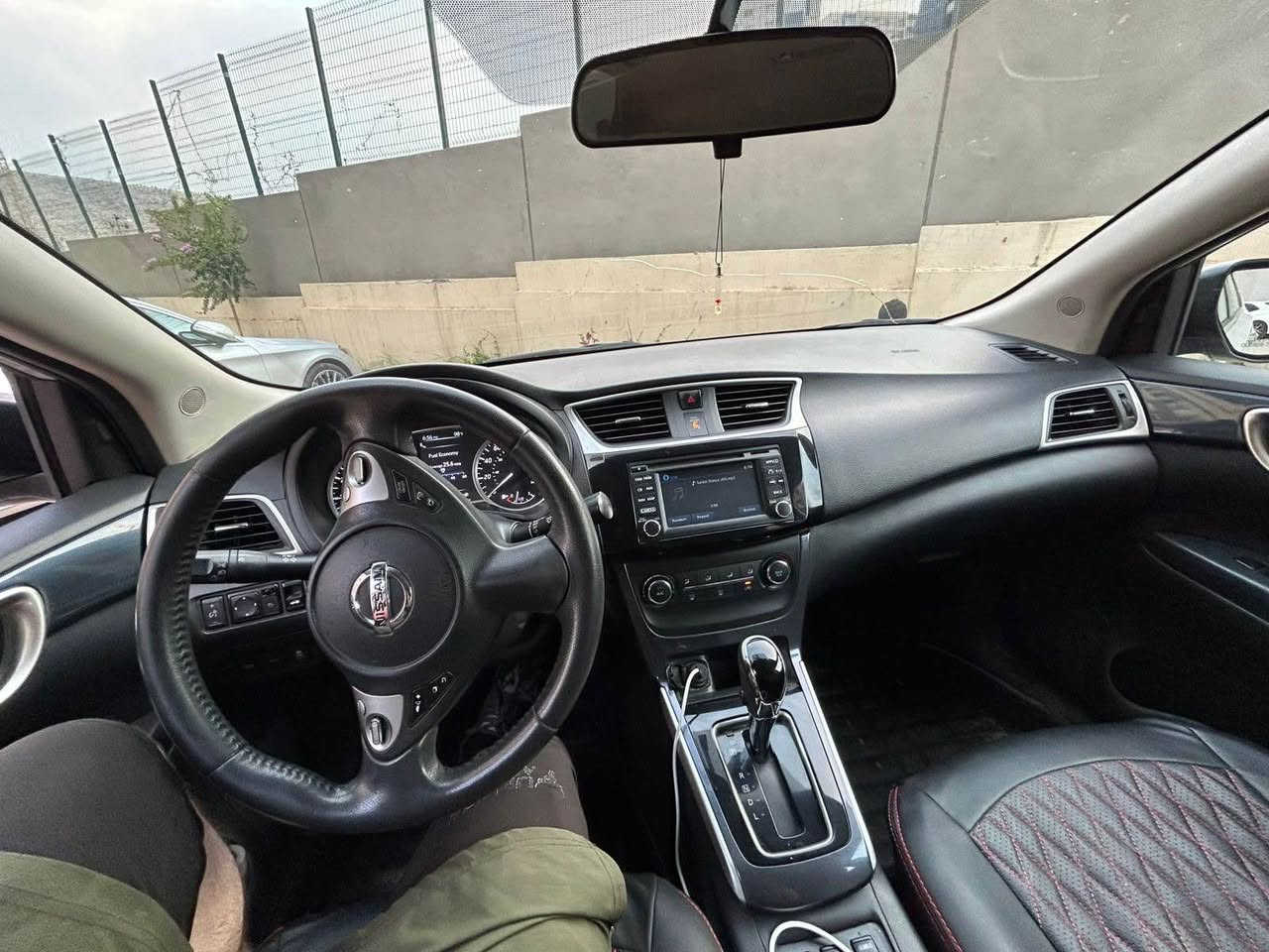 سينترا امريكي SR
موديل 2016 
مكينه 18
مواصفات بصمه يه ئيكو سپورتي كوشن هيتر سار و كه رم ويل كه پ
دوو پارجه صبغه بي داخلي جملوغي سينكي و جملوغي پشتي يه
920 هزار غرامه يل لسه ر دي ز سعري هينه خار
كير و ميكنه ب شرته
سعر _ 110 وه ره قه و مجال
ژمارا تلفوني _***********
نافو نيشان _دهوك دهوك, العراق
