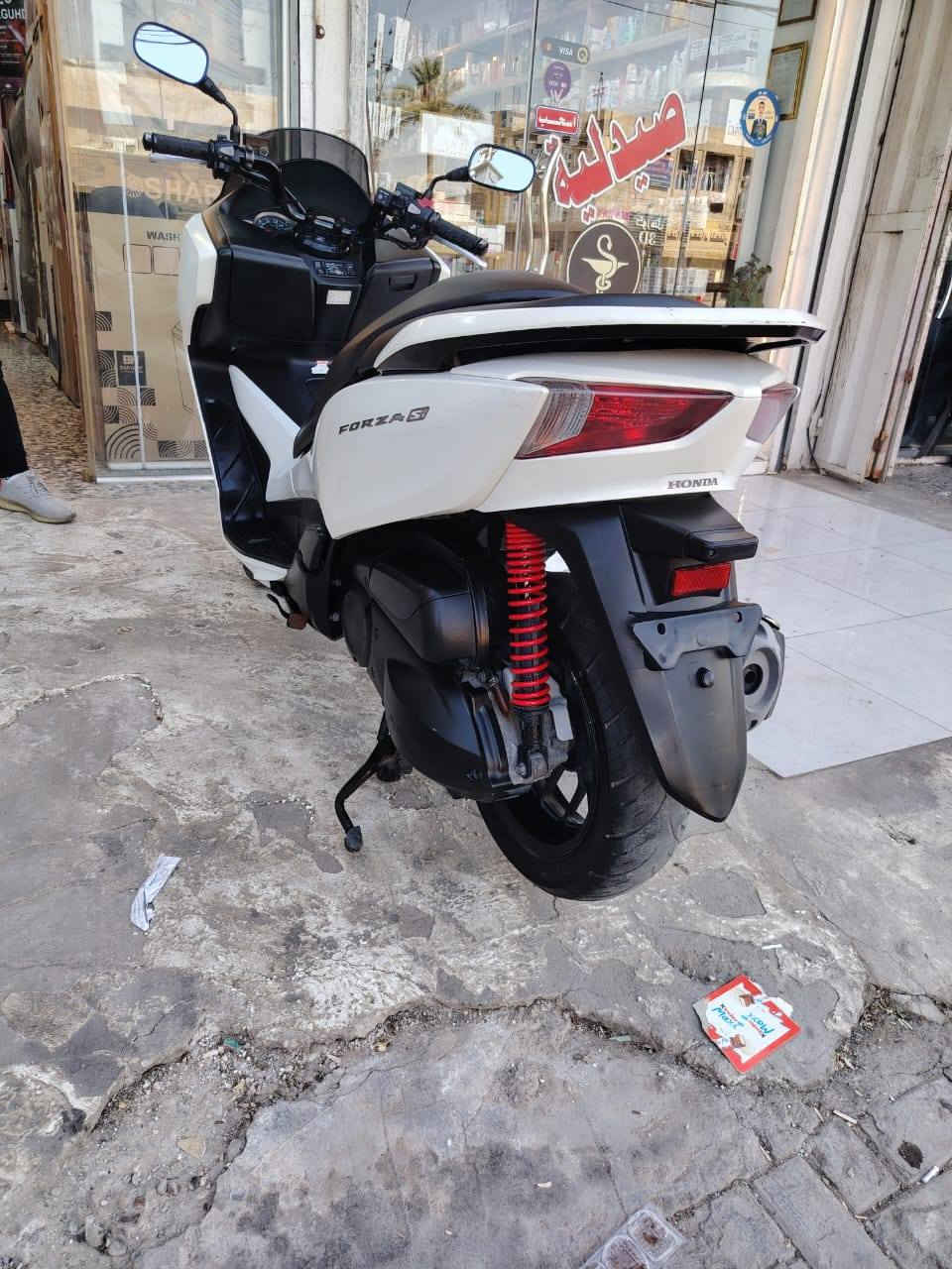 السلام عليكم ورحمة الله 
فورزه 012 تدفه بل يداد نضافته 95بل ميه 
لايت زنون تاير خلفي  جديد ماي اخضر  بانزين
 محسن   دهن مودل 

معدل بل كاع 145
السعر 14ونص وبيه مجال 
العنوان بابل  ماشيه 50 كله بلاديه 
***********
***********
