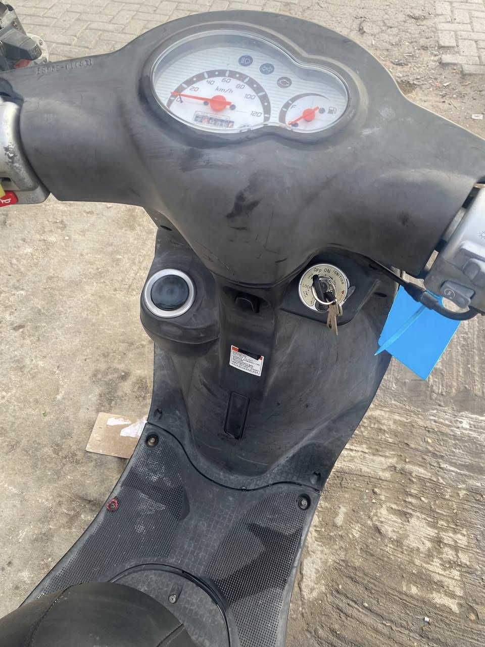 سلام عليكم فله رمبه دراجه صاله. 5تيام
نزل رمبه سعر 850 وبيه مجال مستعجل عليه وراق كدامك 
*********** 
مكاني مدينت صدر وذا مراوس بشي جديد راوس 
اقرت مكاتب كبالك
