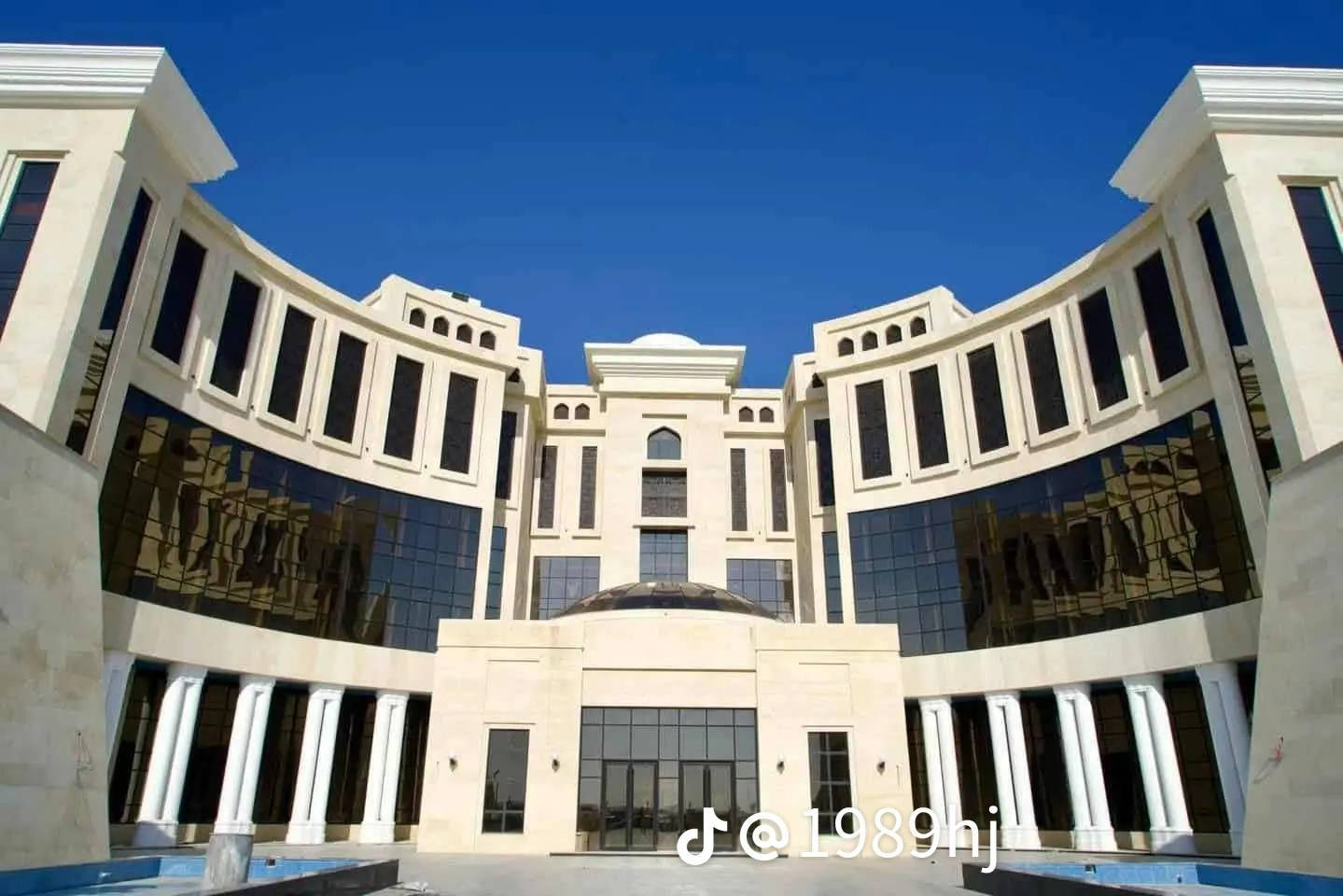 لا تكول عقلك تجاري وتفتهم باداره الأموال
وانت بعدك ممستثمر ارض يم المجمع الحكومي 
سعر القطعه ١٠ملايين  
مساحه ٢٥٠متر 
طابو صرف
الاستفسار الاتصال ‏‪***********‬‏
