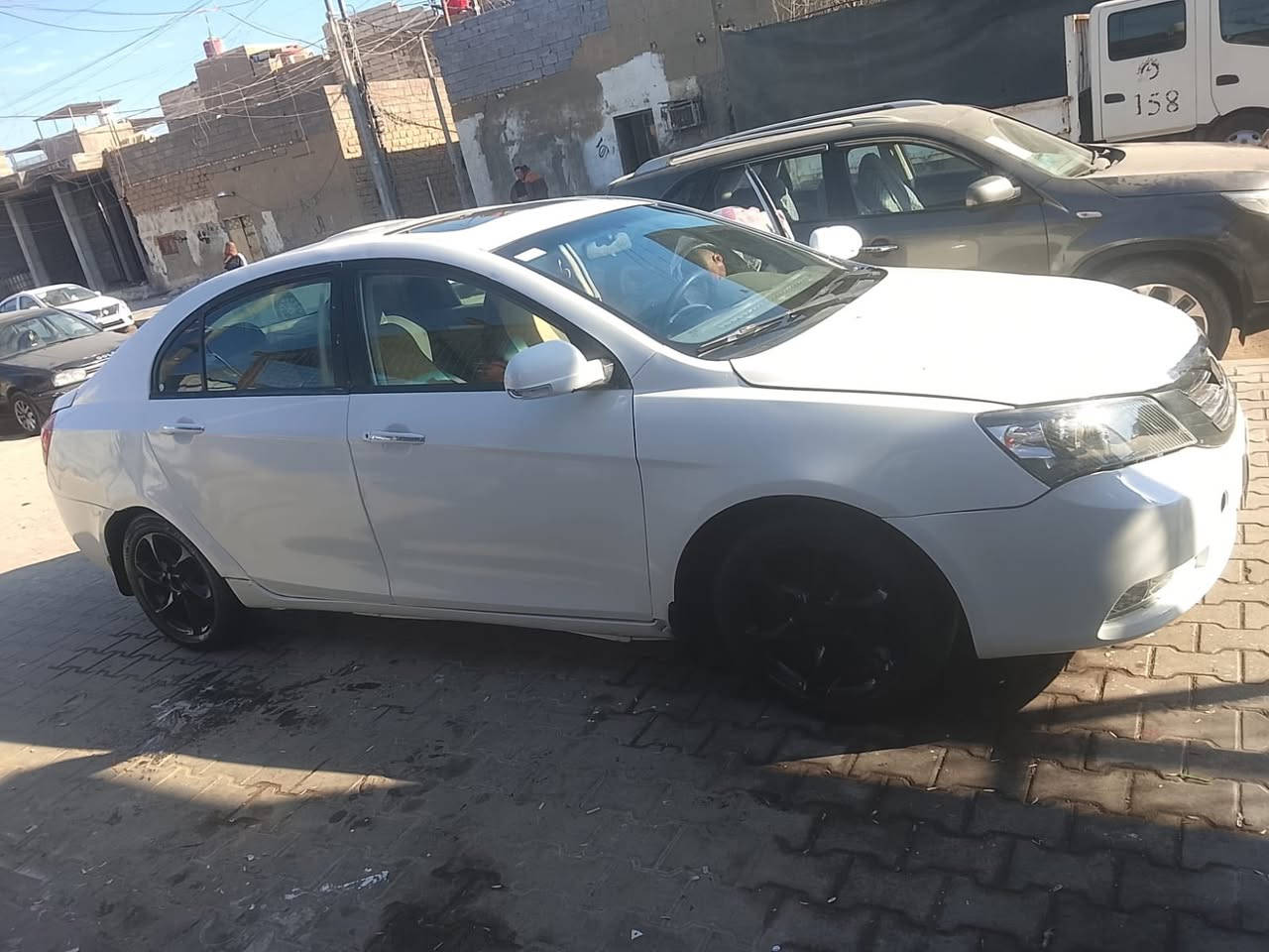 السلام عليكم للبيع سياره شيري ام كراند مكينه كير كورلا توه شادهن بعدهن بل ضمان حداديه جديده خلفيه وماميه السياره مكفولا من الدعمه اليساره مصبوقه عام جماليه العنوان بصره السعر 47رقم الهاتف ***********
