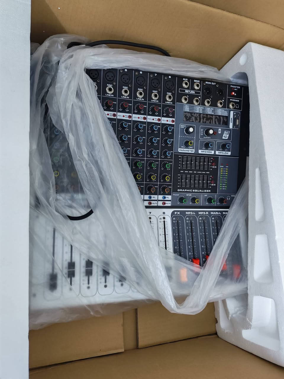 ميكسر باور امبرو ٨جنل ١٧٠٠وات ٩٩ئيكو بلوثوث فلاش مستخدم ١٠ ايام فقط سعره ٢٥٠الف واتساب *********** توصيل جميع المحافظات
