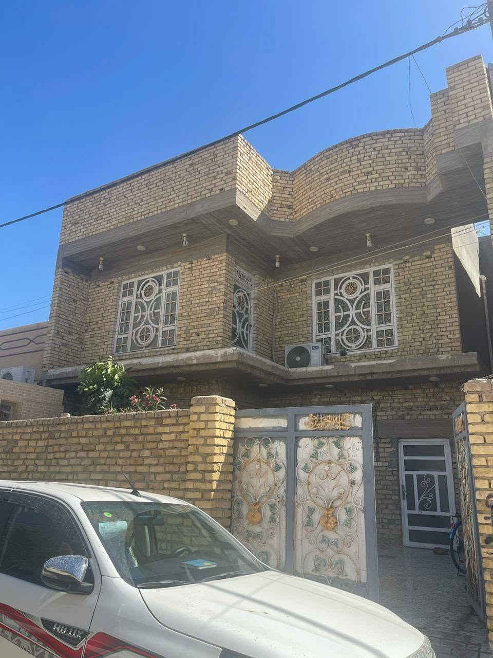 علق بكلمة ( تم ) على المنشور بالصفحة الرئيسية لكي يصلك السعر
لتصلك المزيد من العروض يرجى متابعة الصفحة
👆👆👆

للبيع دار سكن بالخاجية 200م 
طابقين  بناء 2010
الطابق الارضي :  
غرفتين نوم وهول ومطبخ واستقبال وكراج سيارة وصحيات داخلية وخارجية وحديقة صغيرة

الطابق الاول :
٤ غرف نوم وصالة وصحيات
بناء ٢٠١٩

ملاحظة / يباع مع ٤  اجهزة تبريد  وكاونتر المطبخ.

📍📍  للاستفسار اكثر يرجى الاتصال على ارقام المكتب
            او التواصل عالخاص
         ☎️   ***********
         ☎️   *********** 

🌍  عنوان المكتب // كوت الخاجية شارع 40
       مقابل العزاوي للاجهزة الكهربائية
       مجاور صبحي ابو الفلافل 

📍📍 نستقبل كافة عروض البيع والشراء للدور والاراضي السكنية.
