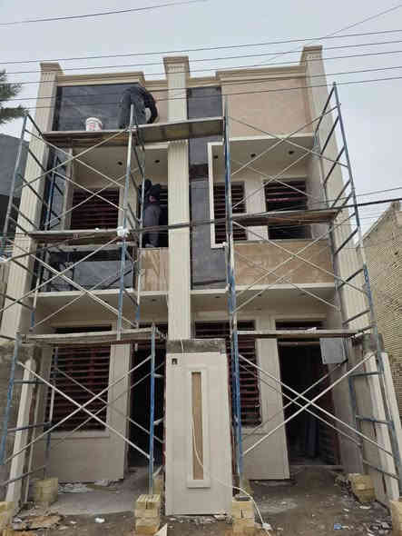 مشتملات للبيع مساحه 60م واجهة 3 نزال 20م ثلاث غرف نوم واستقبال وحولي وخدمات فوق وجوه وبيتونه كبيره درج مرمر ارضيه مرمر العنوان الشعب شارع عدن قريب إعدادية صلاح الدين خلف علوة السمك ثاني شارع للاستفسار  ***********
