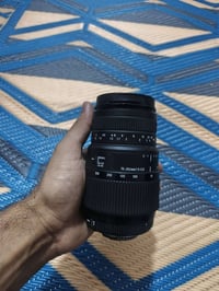للبيع زوم رياضي نيكون 70-300 سكما شغال  اتو ومنوال مع ملحقاته اقباقه و...