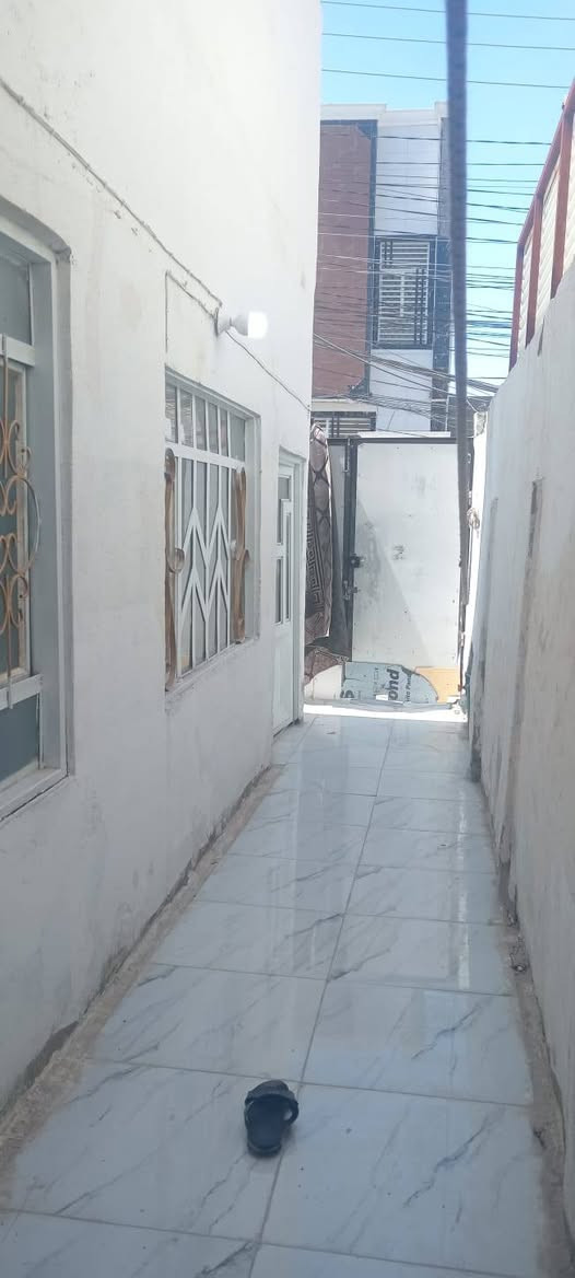 بيت للرهن 100م طابو نجف حي الوفاء قريب المجسرات الزهراء طابق ونص يتكون من غرفتين نوم وصاله ومطبخ واستقبال وصحيات نظيف السعر 30 قفل الاستفسار *********** النجف, العراق

