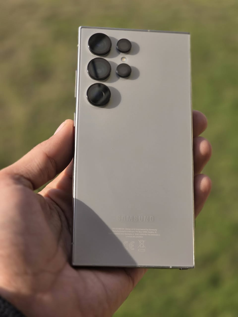 S24 Ultra  1تيرة
نظيف جدا 1 تيرة شباب !!

ضمان عين الفهد 

ذاكرة 1تيرة 

وياه الكارتون والكيبل الاصلي و 5حافضات ولاسق شاشة ولاسق عدسات   جهاز كامل مكمل 

يرحم والديكم اللي ميشتري ليكسر بحلال العالم 

1150 الف دينار

ضمان 10 ايام 

بيع فقط  للاستفسار ***********

                              ***********

ممتوفر ع النت
