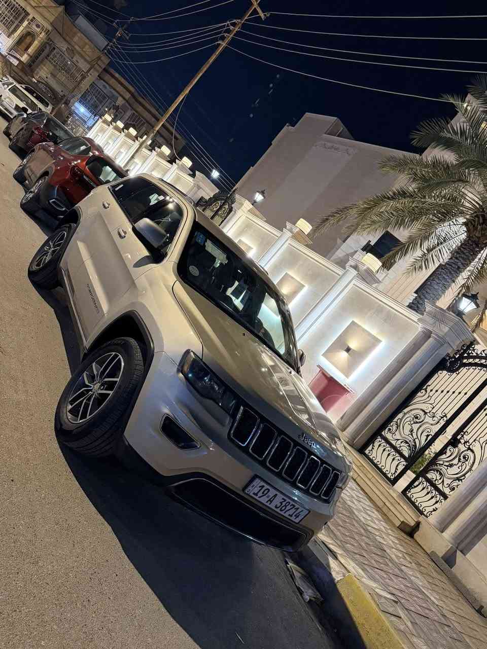 السلام عليكم جيب لاريدو للبيع معلايه مديل 2021مكينه 6سلندر بيها حادث بنيد وجاملغ رقم كربلاء بأسمي مكان السياره ذي قار السعر 185 
للاستفسار ***********
