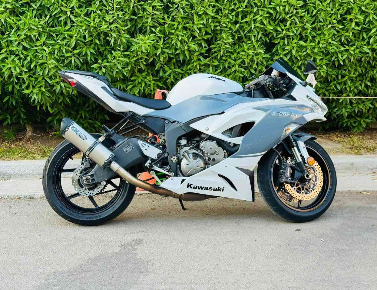 مكلف بلنشر السلام عليكم كاوسكي 636 موديل 2021 حقيقي الدراجه مكفوله من كلشي كير مكينه ضفيره كلها مابيها نقص ماشيه 3الاف  دخول جديد  السعر 65 وبيها مجال مكان بغداد منصور 
رقم تلفون *********** بغداد, العراق
