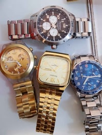 ساعة يد • شلع