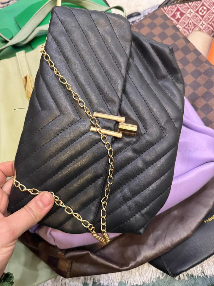 شروة جنط تركي
مية قطعة 200 الف
واتس ***********
