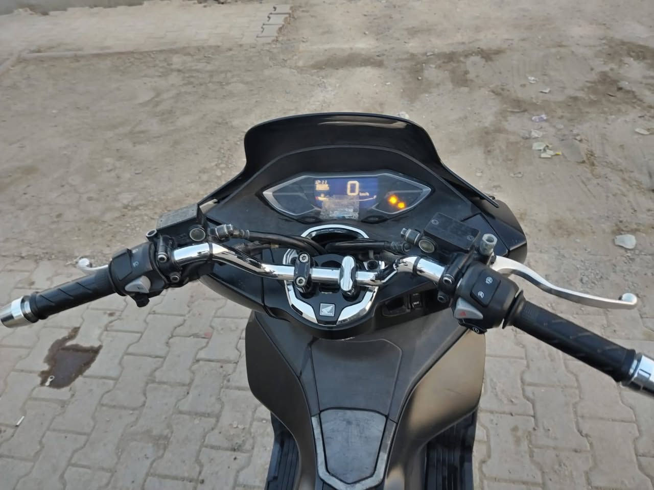 السلام عليكم بيسي كس جيل 4
دراجه رمبه كلش نضيفه لون اسود 
فول حساس زدحام ستان كهرباء 
حساس دزحلق دراجه مكفوله من كلشي 
بصمه دكمتين وارد كوري سعر 18 
بيه مجال مكان مدينه الصدر 
رقم ***********
