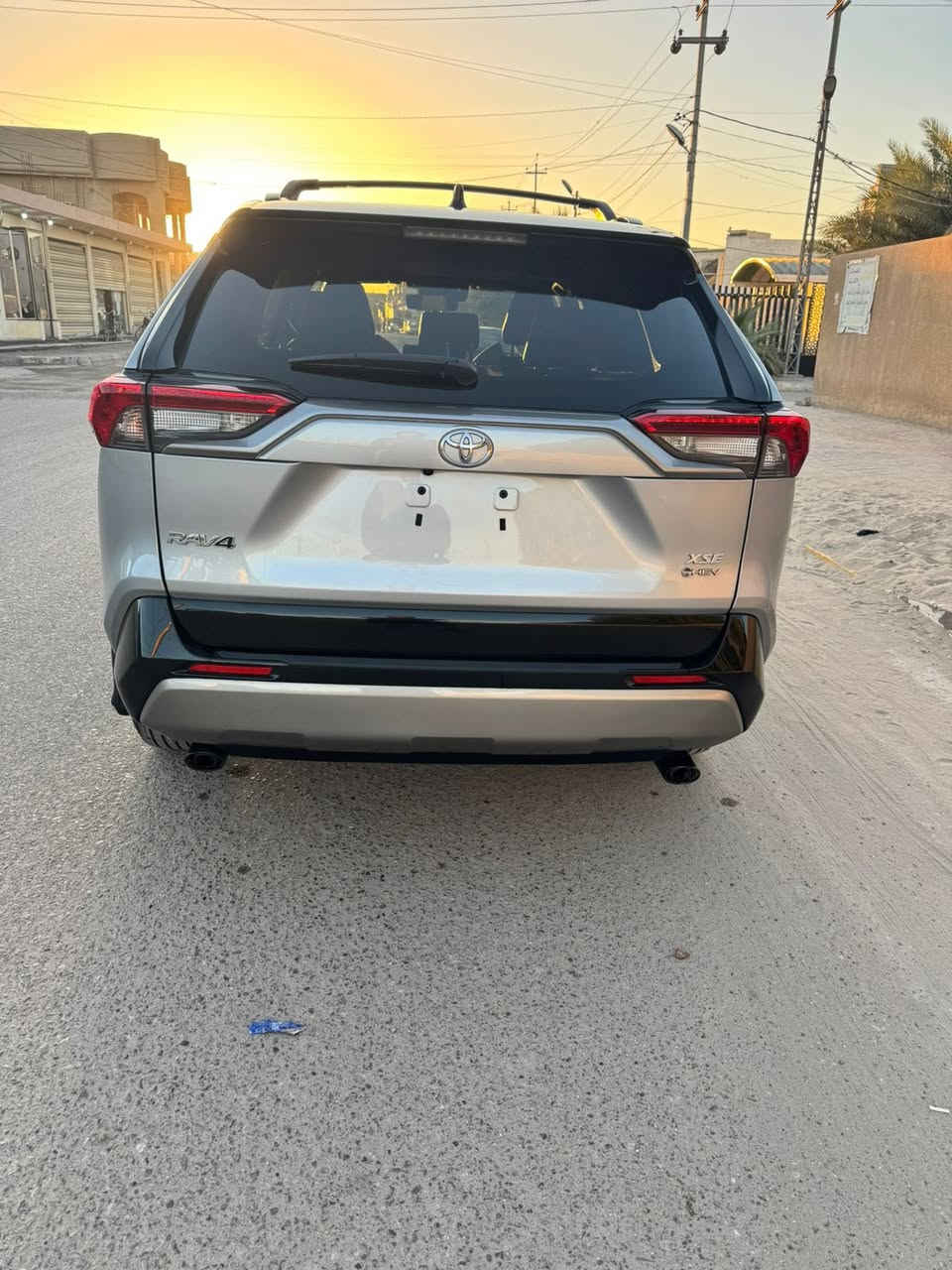 راف فور 2025 هايبرد XSE لون سلفر تو كلر 
راف فور هايبرد للبيع موديل 2025 لون سلفر تو كلر 
سقف اسود 
محرك 2500 cc هايبرد 
ثلاث انظمة قيادة 
 فتحة سقف 
بصمه تشغيل 
بصمه ابواب 
كراسي كهرباء 
كراسي جلد 
تدفئة كراسي 
اضوية اماميه زنون 
لد امامي زنون 
رادار امامي 
اوتو ستوب 
اوتو هاند بريك 
شاشة digital 
كاميرا خلفيه مع تحديد مسرب 
كاميرا خلفيه ع المرايا الوسط 
شاشة GBL كبيرة مع سماعات GBL
صندوق خلفي كهرباء 
تحكم ستيرن جهتين 
ستيرن تدفئة 
النقطة العمياء بالمرايا الجانبية
دفع رباعي 
بلوتوث اوامر صوتيه 
عداد السيارة 6 الاف 
تبديل جاملغ يمين وبنيد ودعاميه نفس  اللون 
السعرر 230 
( اعتذر عن المراوس للبيع فقط )
للاستفسار الاتصال .

‏‭***********
