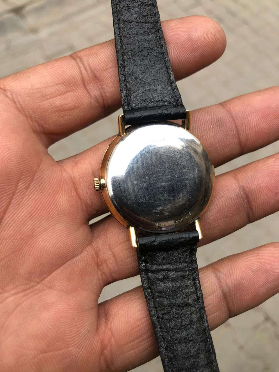 السلام عليكم 
لونجين اوتمايتك سويسري 
بلادي نظيفه القطر 35
السعر 325 دولار 
يوجد توصيل


**إذا كنت صاحب هذا الإعلان وتريد حذفه لأي سبب، رجاءا أرسل رسالة إلى الدعم الفني**