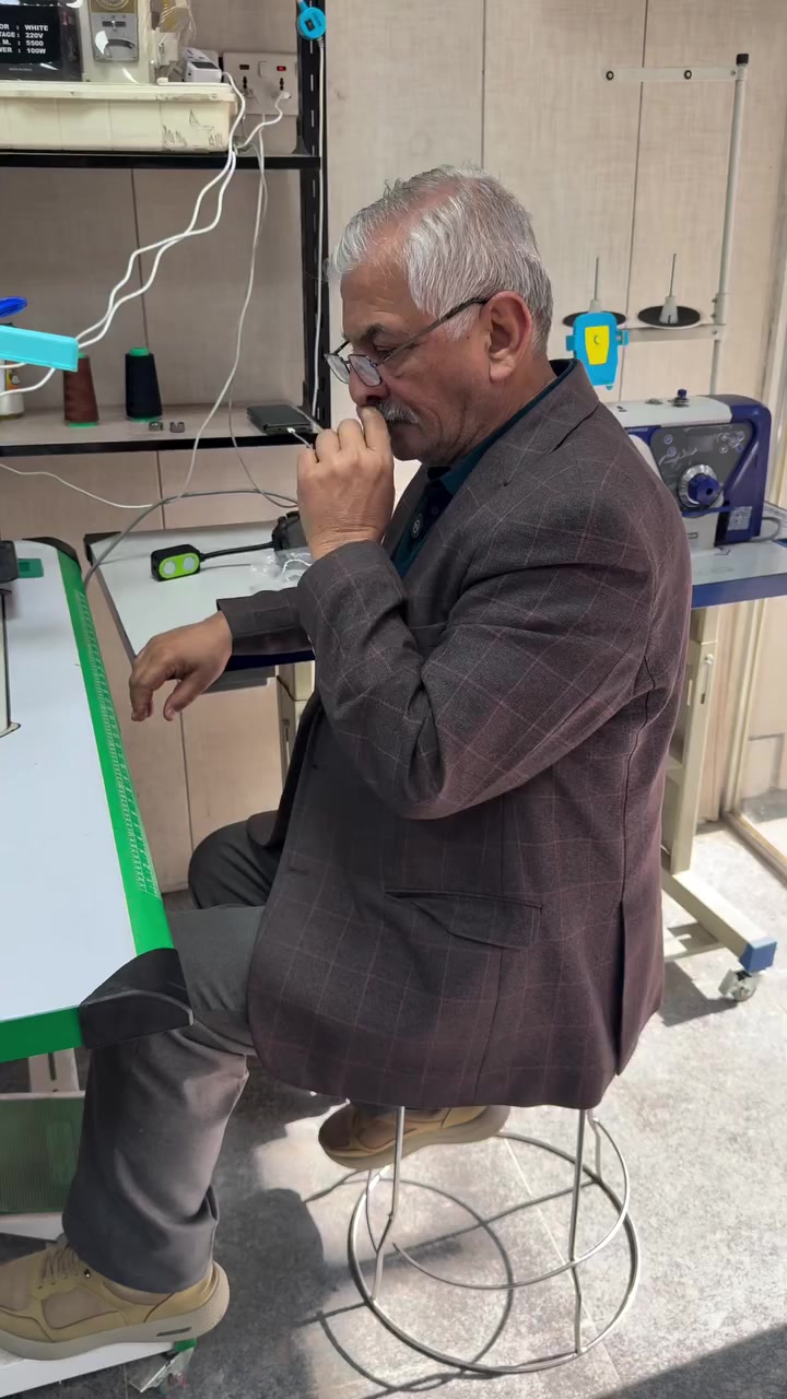 🎥✨ بعد اليوم لا بعد تعاني من ضعف الإضاءة وانت تشتغل!

إذا شغلك يعتمد على الدقة… فالإضاءة مو رفاهية — الإضاءة ضرورة 👌

🔦 إنارة مختصة مغناطيسية للخياطين والخياطات
عملية جداً ✔️
تثبت بأي مكان على الماكنة بلمسة وحدة ✔️
إضاءة قوية ومركزة تخليك تشوف أدق التفاصيل ✔️
تحمي عيونك من التعب والإجهاد ✔️

تشتغل براحتك… بدون ظلال… بدون توتر… وبدون أخطاء 👑

سواء كنت مبتدئ لو محترف، هاي الإنارة راح تفرق بشغلك من أول يوم 💯

متوفرة الآن — والكمية محدودة 🔥
للحجز والاستفسار راسلنا خاص أو على الرقم:
📞***********

#شركة_هورمان_للمكائن_الخياطة 
#فراس_الجادري
#عالم_مكائن_الخياطة
#انارة_مغناطيسية
#مستلزمات_الخياطة
