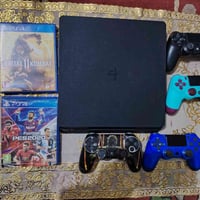 بلايستيشن ٤ سليم • ٥٠٠ جيجا • ٤ يدات