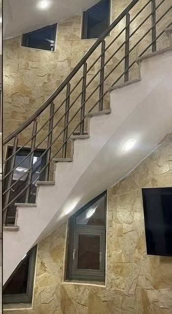 للبيع بيت لكطه 
🧿100م سيادين الملعب قرب اسوق حسن نصرالله خلف تجاري طابقين بيت جناي صب كونكريت مرمر بيت تحفه سعر 120 بيع مستعجل طابو صرف حر ☎️ ***********
